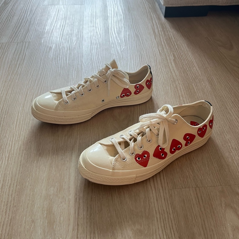 Converse Chuck Taylor All Star 70 Ox
Comme des Garcons PLAY Multi-Heart Cream